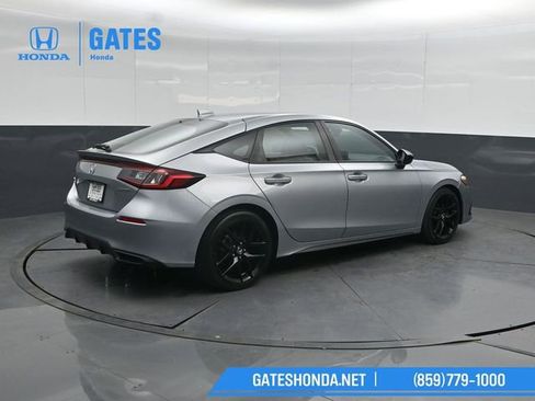 Used 2023 Honda Civic Sport image 2