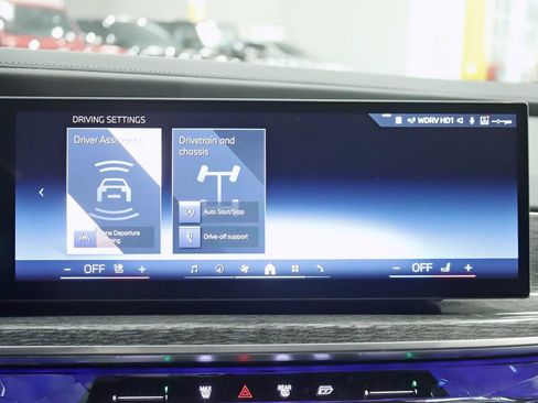 Used 2025 BMW 740i xDrive image 24