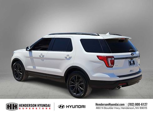 Used 2018 Ford Explorer XLT w/ Equipment Group 202A FWD image 6