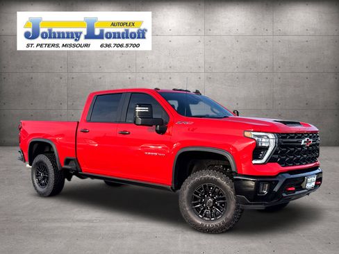 Used 2025 Chevrolet Silverado 2500 ZR2 w/ Technology Package image 1