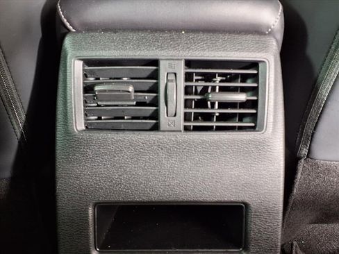 Used 2023 Mitsubishi Outlander SE image 12