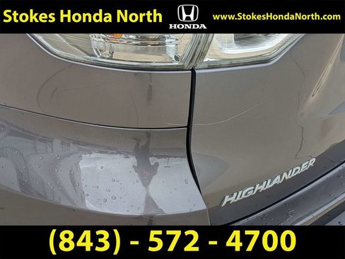 Used 2015 Toyota Highlander XLE FWD image 6