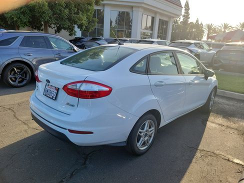 Used 2019 Ford Fiesta SE FWD image 4