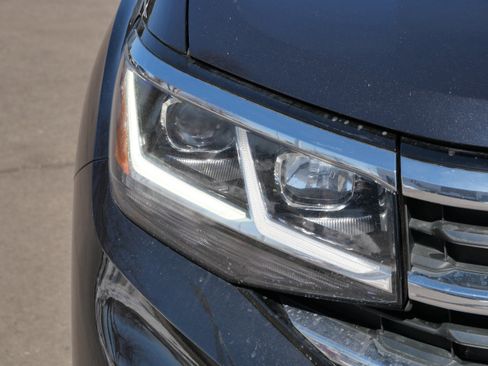 Certified 2022 Volkswagen Atlas SE image 16