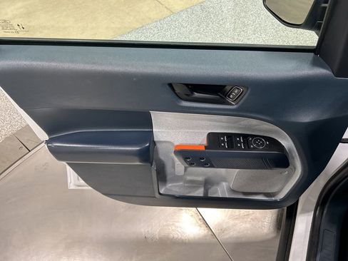 Used 2022 Ford Maverick XLT image 12