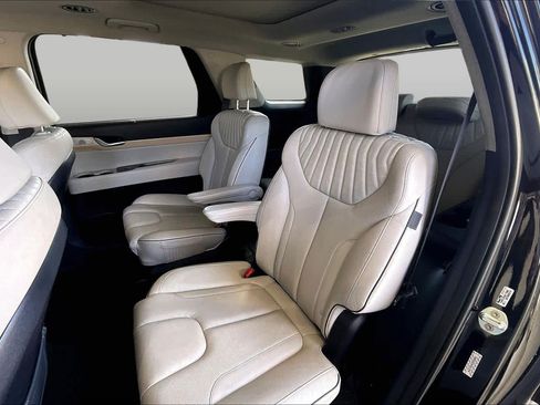 Used 2023 Hyundai Palisade Limited w/ Cargo Package FWD image 20