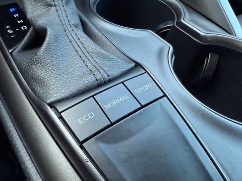 Used 2023 Toyota Camry SE image 41