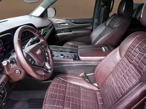 Used 2022 Cadillac Escalade Sport Platinum AWD/4WD image 11