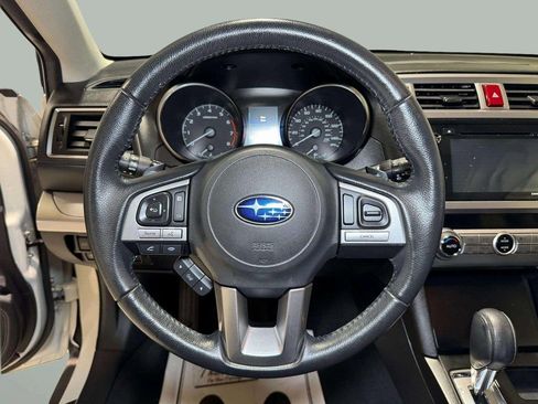 Used 2017 Subaru Outback 2.5i Premium image 19