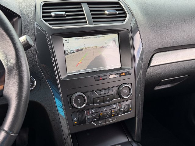Used 2018 Ford Explorer XLT w/ Equipment Group 201A FWD image 19
