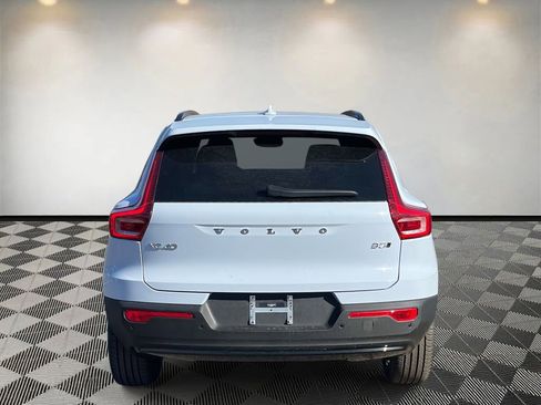 New 2026 Volvo XC40 B5 Core w/ Climate Package image 4