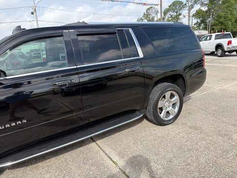 Used 2019 Chevrolet Suburban Premier image 5