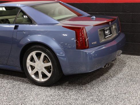 Used 2005 Cadillac XLR RWD image 25