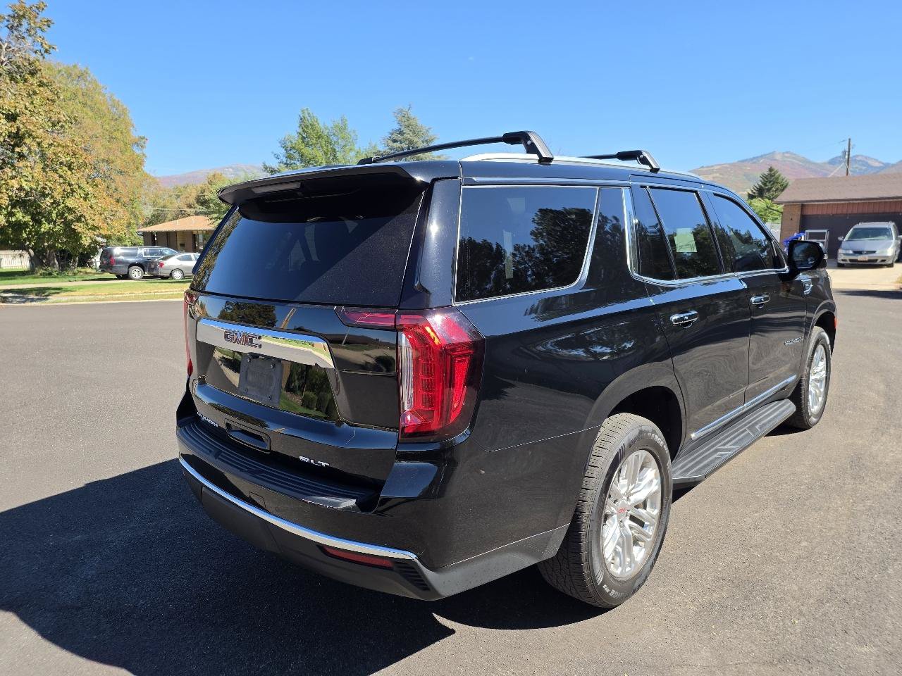 Used 2021 GMC Yukon SLT w/ SLT Luxury Plus Package AWD/4WD image 4