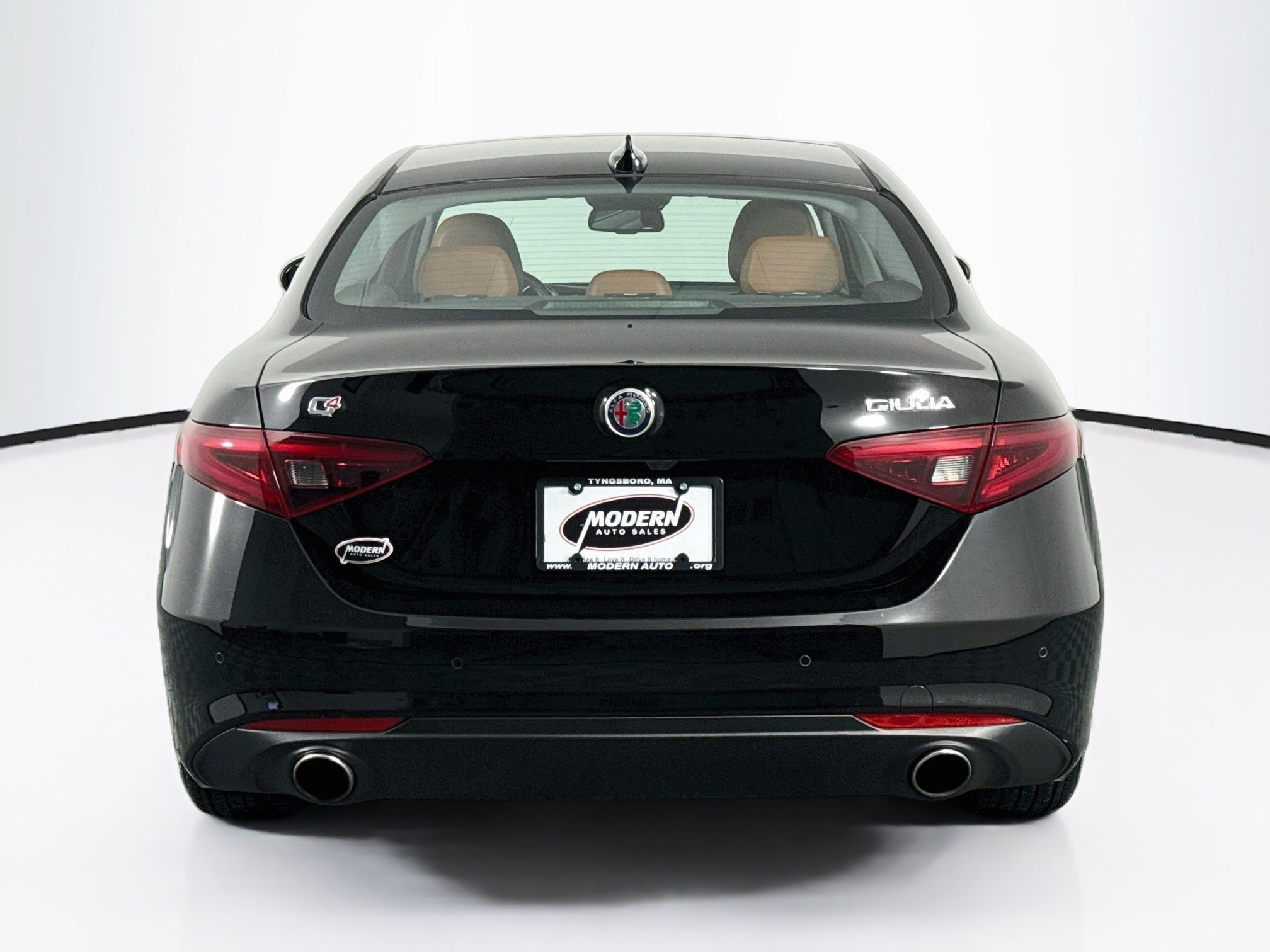 Used 2020 Alfa Romeo Giulia AWD w/ Cold Weather Package image 14