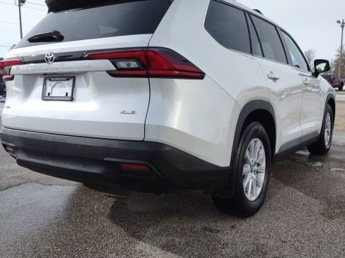 Used 2025 Toyota Grand Highlander AWD image 5