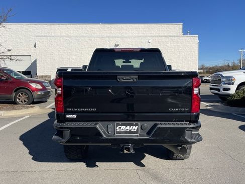 Used 2023 Chevrolet Silverado 2500 Custom w/ Custom Value Package image 6