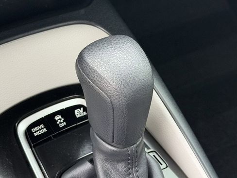 Used 2024 Toyota Corolla LE FWD image 21