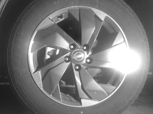 Used 2025 Nissan Rogue SV image 12