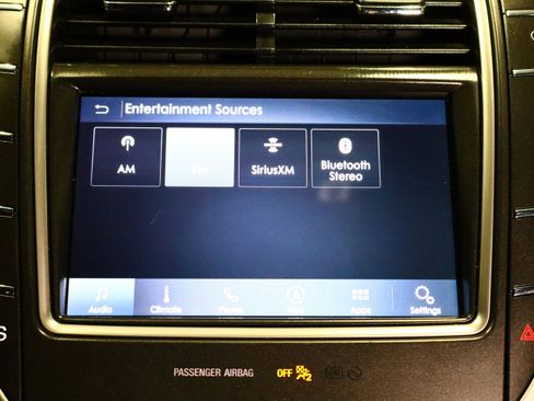 Used 2020 Lincoln Nautilus FWD w/ Equipment Group 101A image 28