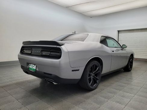 Used 2017 Dodge Challenger R/T w/ Blacktop Package image 9