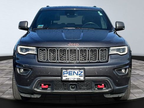 Used 2017 Jeep Grand Cherokee Trailhawk w/ Trailhawk Luxury Group AWD/4WD image 2
