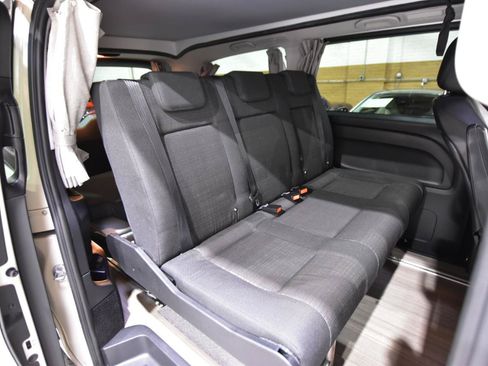 Used 2020 Mercedes-Benz Metris Passenger image 39