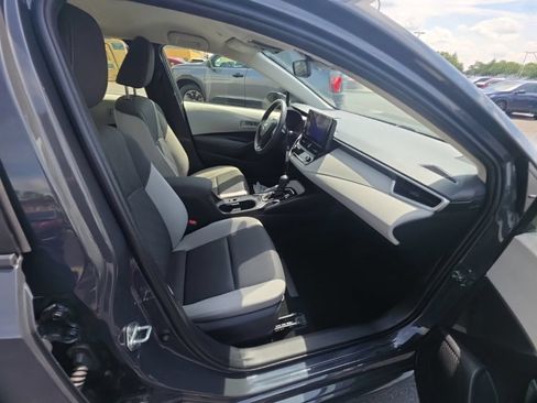 Used 2023 Toyota Corolla LE FWD image 31
