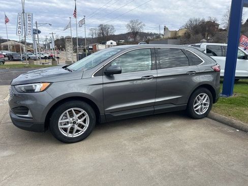 Used 2023 Ford Edge SEL image 3