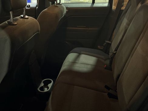 Used 2015 Jeep Patriot Latitude w/ Sun/Sound Group AWD/4WD image 8
