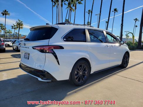 Certified 2023 Toyota Sienna XSE image 4