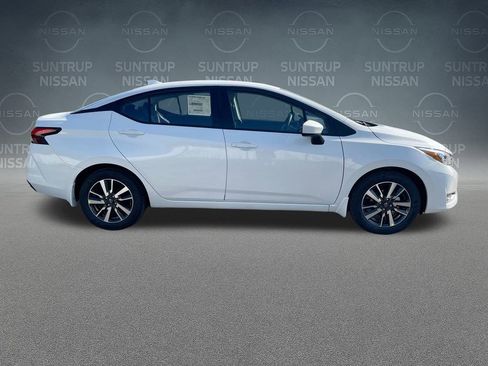 Used 2025 Nissan Versa SV w/ Trunk Package image 15