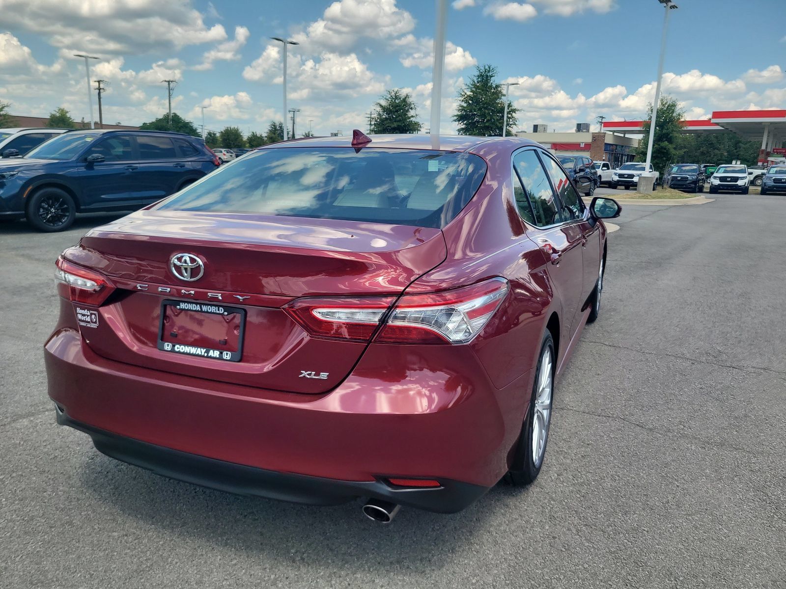 Used 2020 Toyota Camry XLE FWD image 3
