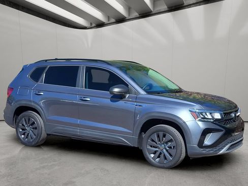 Used 2023 Volkswagen Taos S FWD image 5