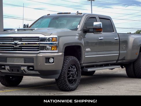 Used 2017 Chevrolet Silverado 3500 High Country w/ Duramax Plus Package image 4
