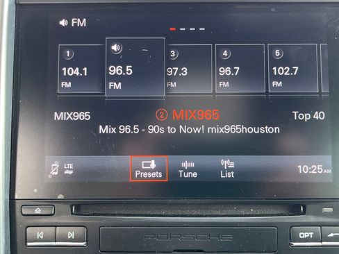 Used 2017 Porsche Cayenne Platinum Edition image 25