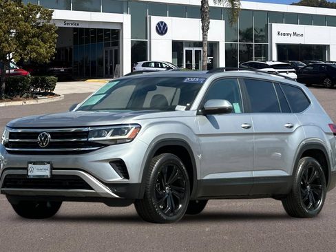 Used 2023 Volkswagen Atlas SE w/ Panoramic Sunroof Package FWD image 8