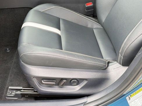 Used 2025 Toyota Camry SE image 14