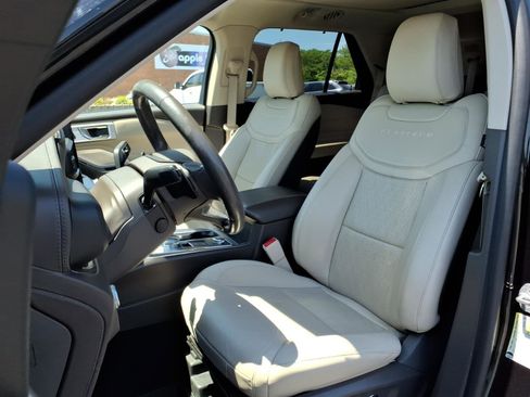 Used 2020 Ford Explorer Platinum w/ Premium Technology Package AWD/4WD image 11