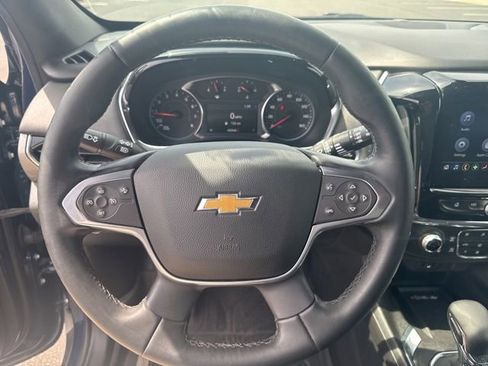 Used 2023 Chevrolet Traverse LT w/ Rear Camera Mirror Package AWD/4WD image 16