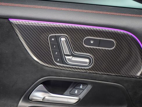 Used 2025 Mercedes-Benz GLB 35 AMG AMG GLB 35 image 23