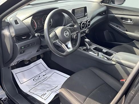 Used 2022 Nissan Sentra S image 2