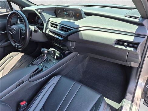 Used 2019 Lexus UX 200 FWD image 22
