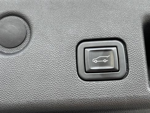 Used 2023 Chevrolet Equinox LT w/ Driver Convenience Package AWD/4WD image 11