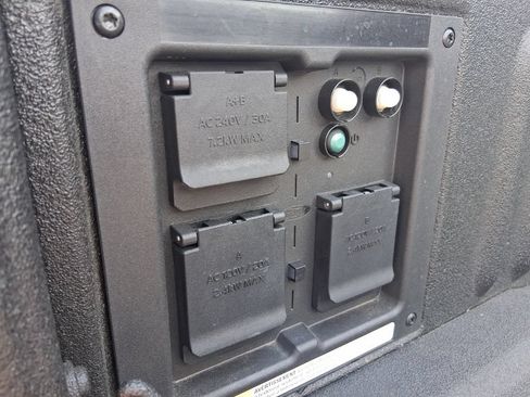 Used 2024 Ford F150 Platinum AWD/4WD image 13