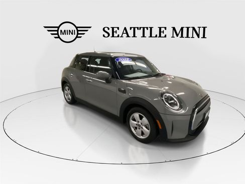 Used 2022 MINI Cooper 4-Door Hardtop FWD image 2