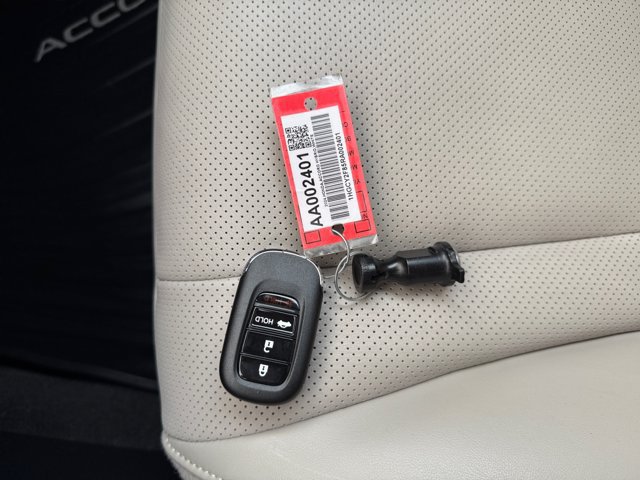 Used 2024 Honda Accord Touring image 18