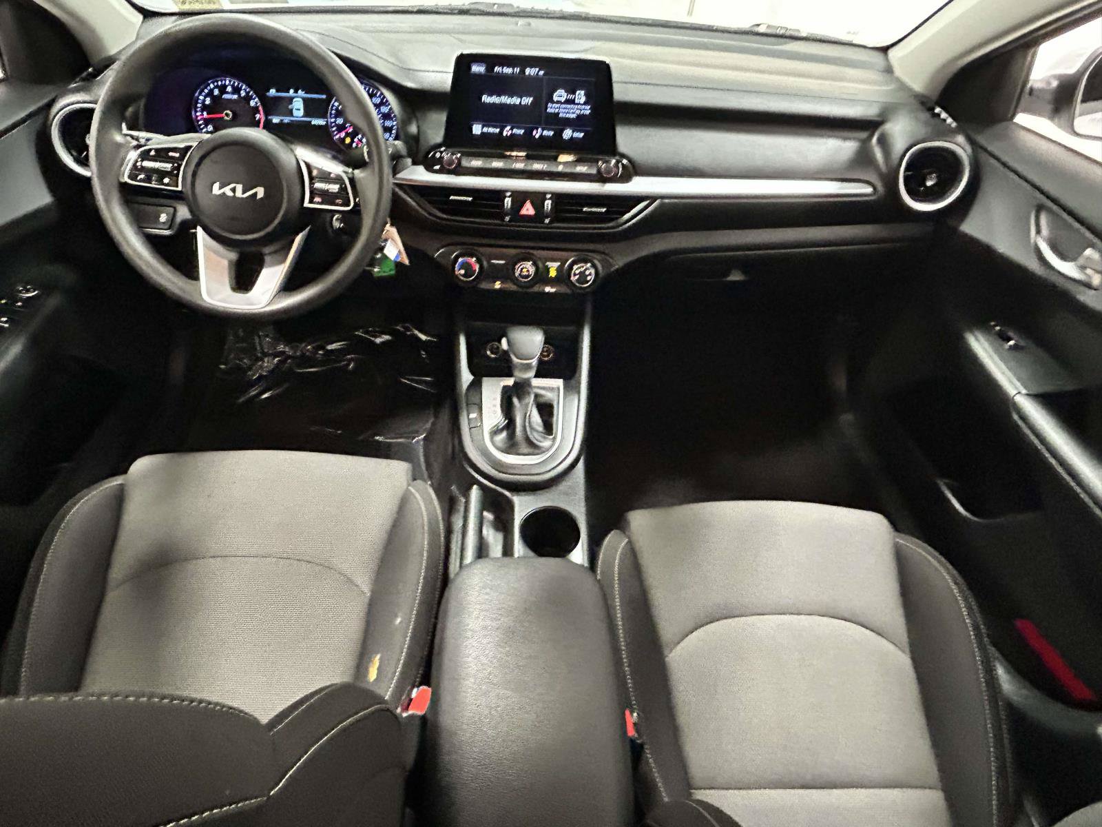 Used 2023 Kia Forte LXS FWD image 9