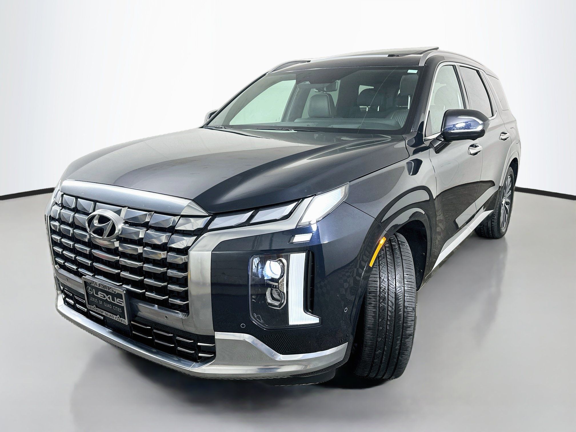 Used 2024 Hyundai Palisade Calligraphy AWD/4WD image 3