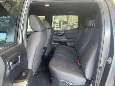 Used 2019 Toyota Tacoma TRD Off-Road image 22